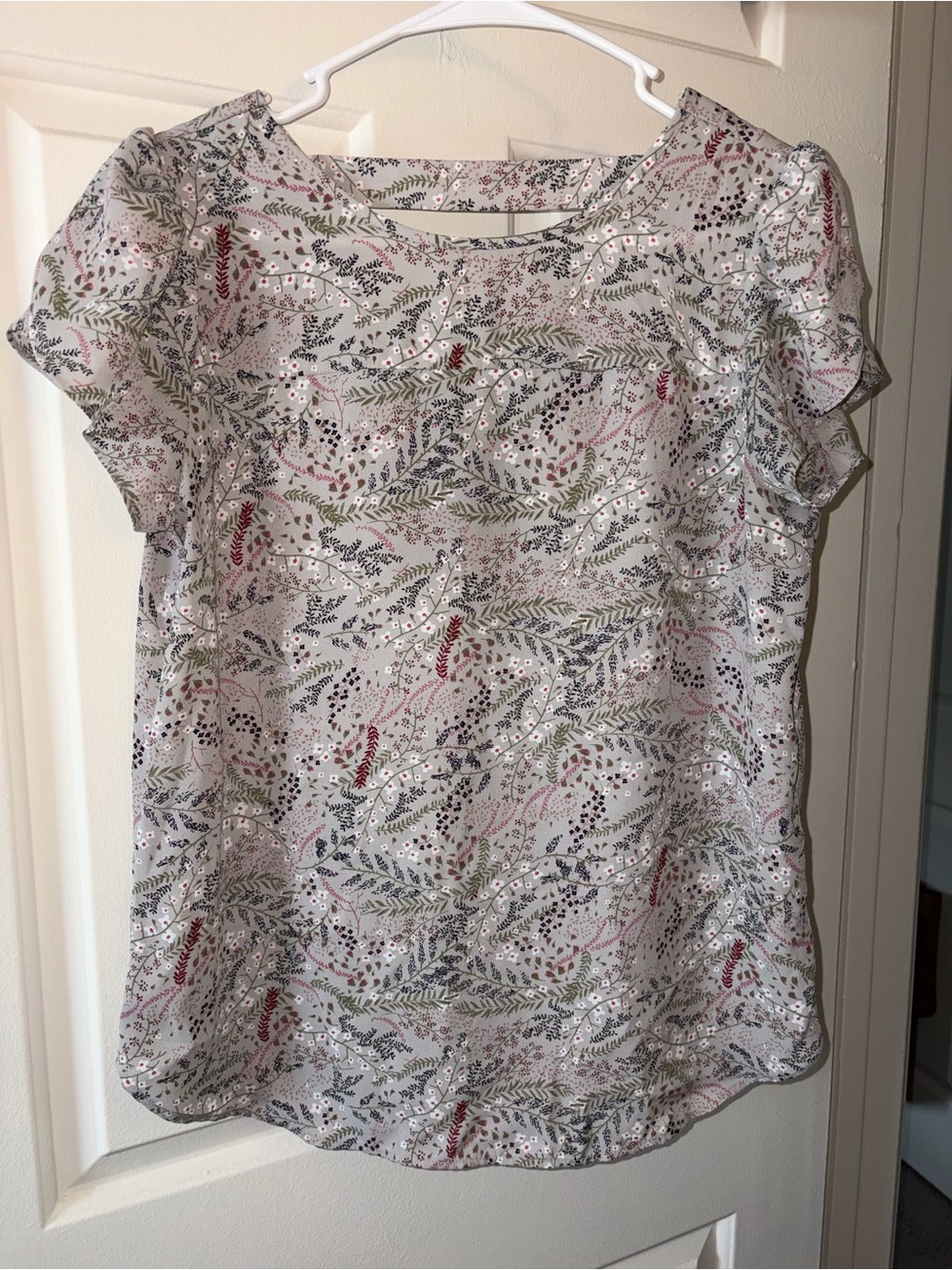 LOFT Gray Floral Short Sleeve Blouse